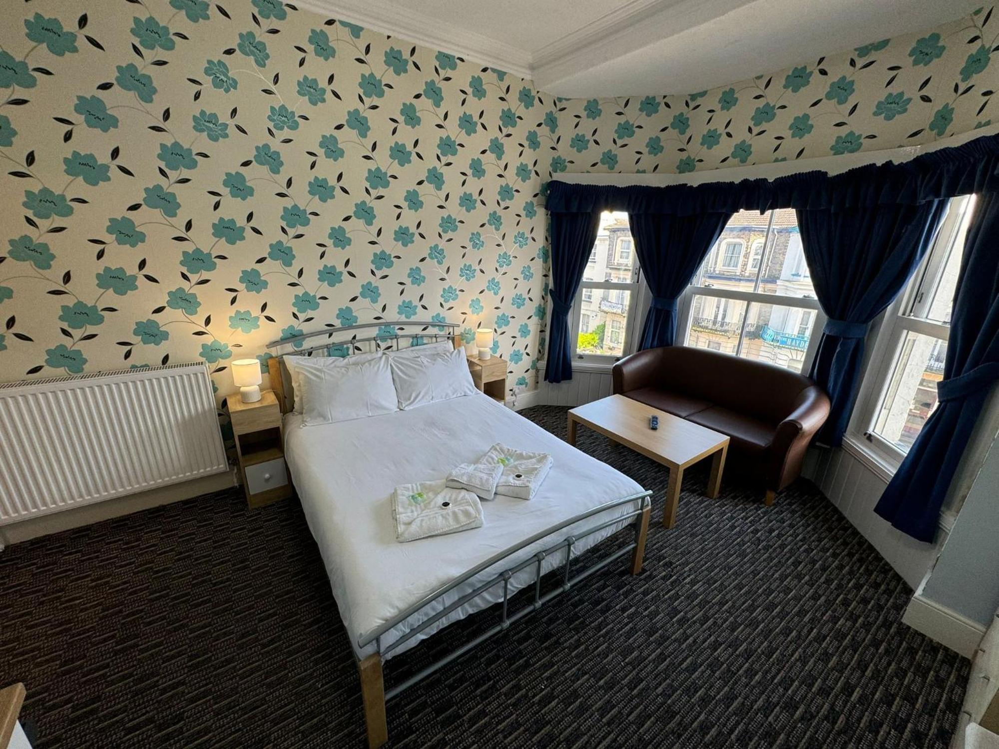 The Paradise Guest House Great Yarmouth Exteriör bild